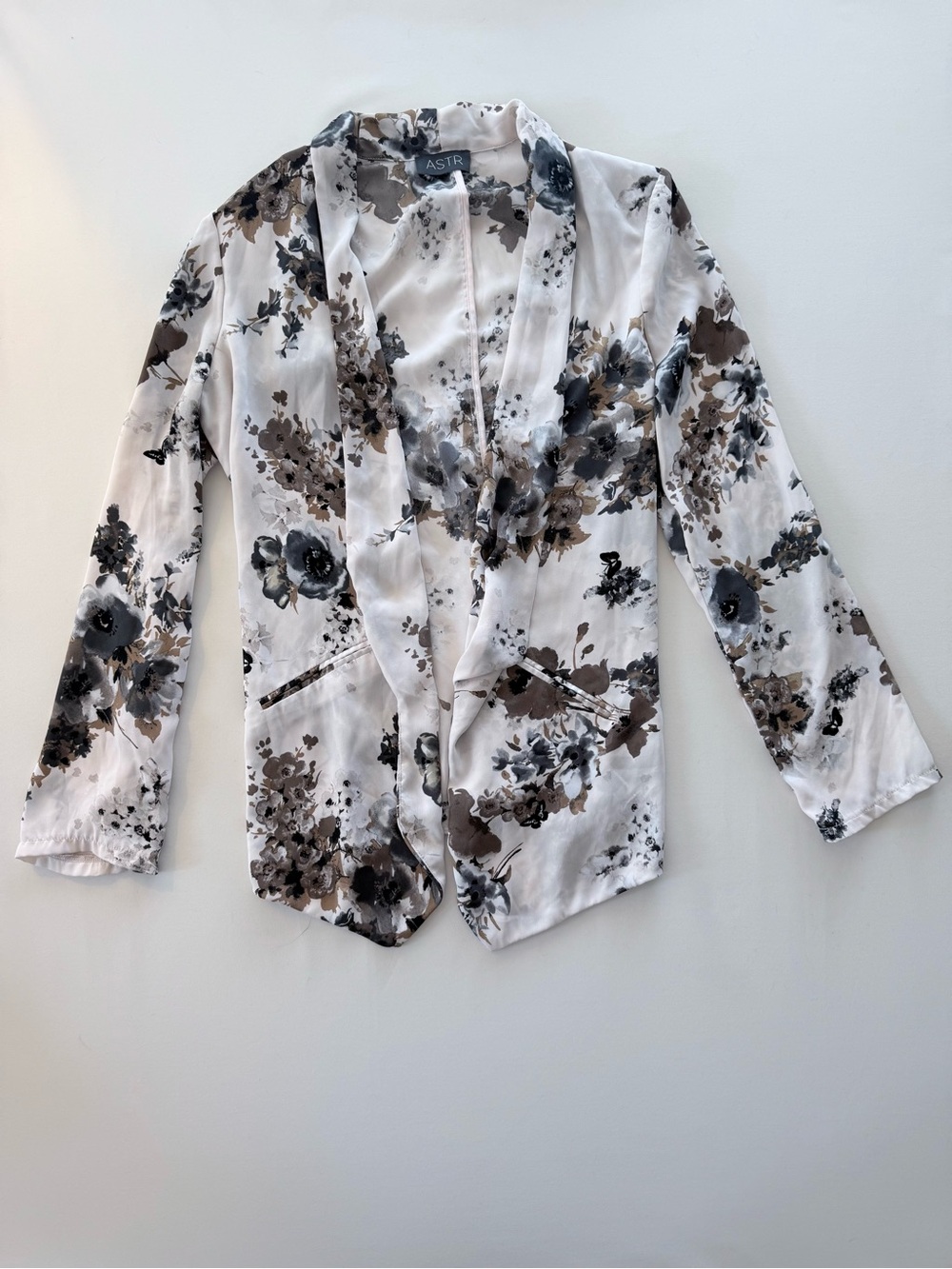 Astr Floral Open-Front Blouse in White, Brown & Gray